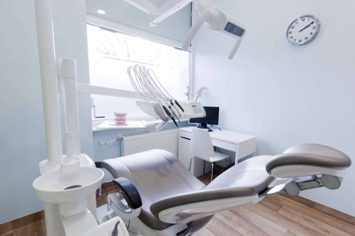 Fill up an empty dentist surgery with patients