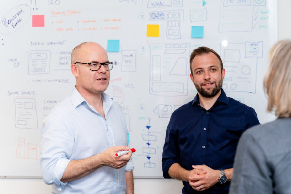 Submerge SEO experts and consultants using a whiteboard